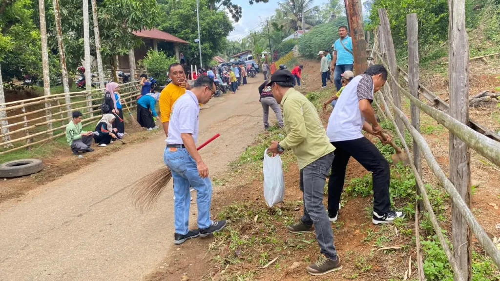 Pemkab Sijunjung Gelar Gotong Royong Partisipatif di Nagari Tanjung